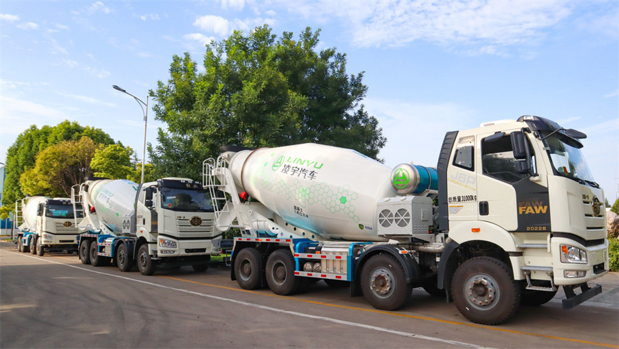 秋高氣爽，再傳捷報！50臺凌宇混動攪拌車奔赴華東，盡顯靚麗風采