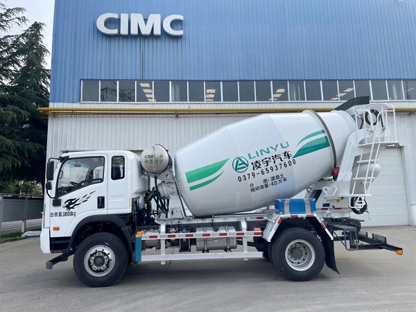 凌宇二橋攪拌車(chē)，一車(chē)適用多場(chǎng)景，四項(xiàng)核心優(yōu)勢(shì)